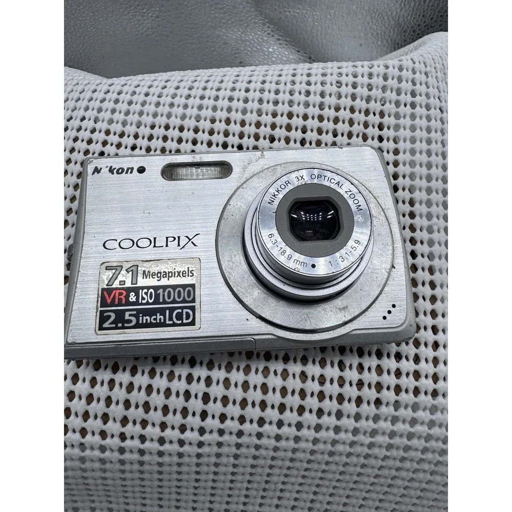 Nikon coolpix s200